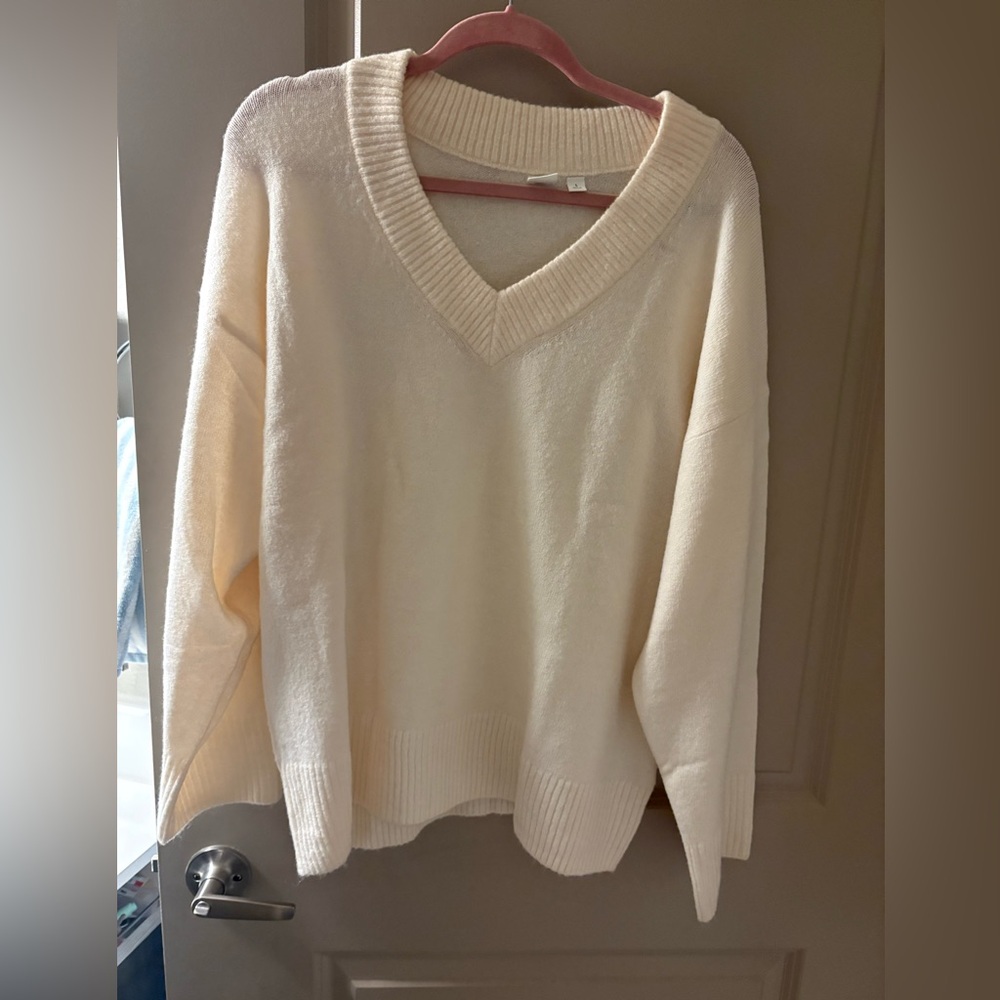 Gap Ivory V Neck Sweater